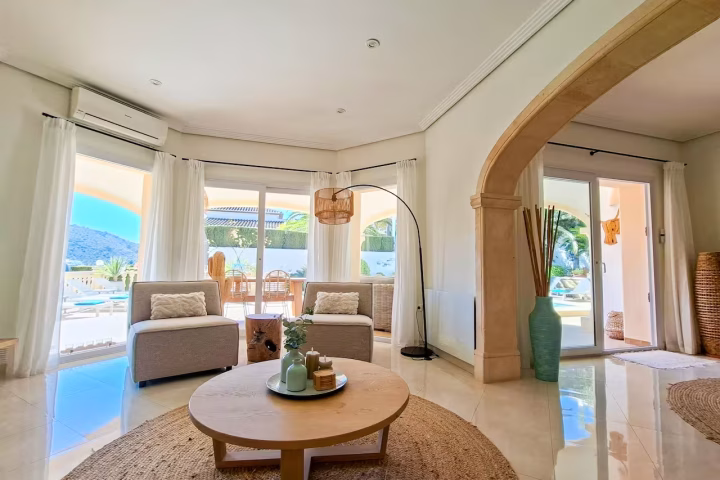 Casadorada-moraira-villa-short-stay-rental-interior-2